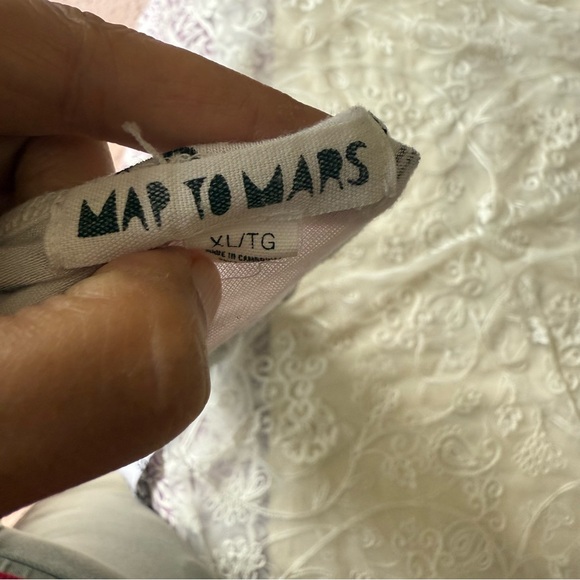 Stylish White Crop Top with 🚲  bike Pattern - Picture 6 of 6